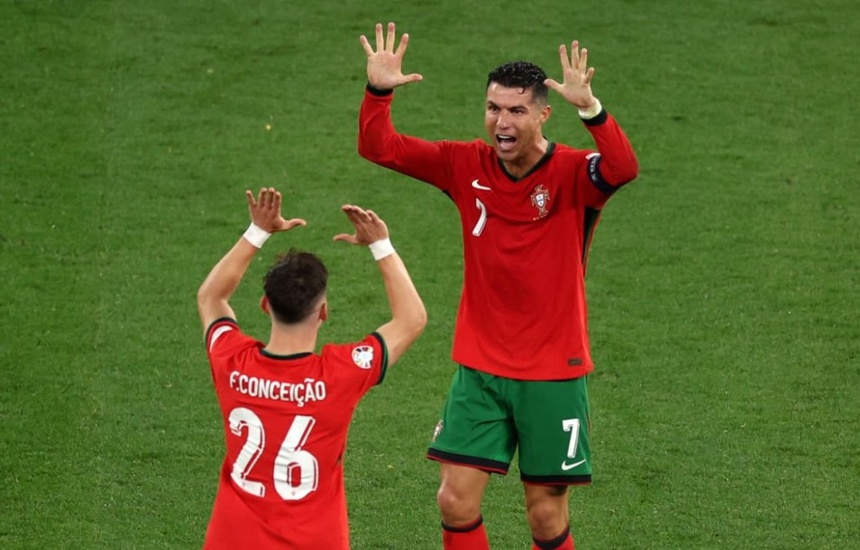 Ronaldo sets record 7