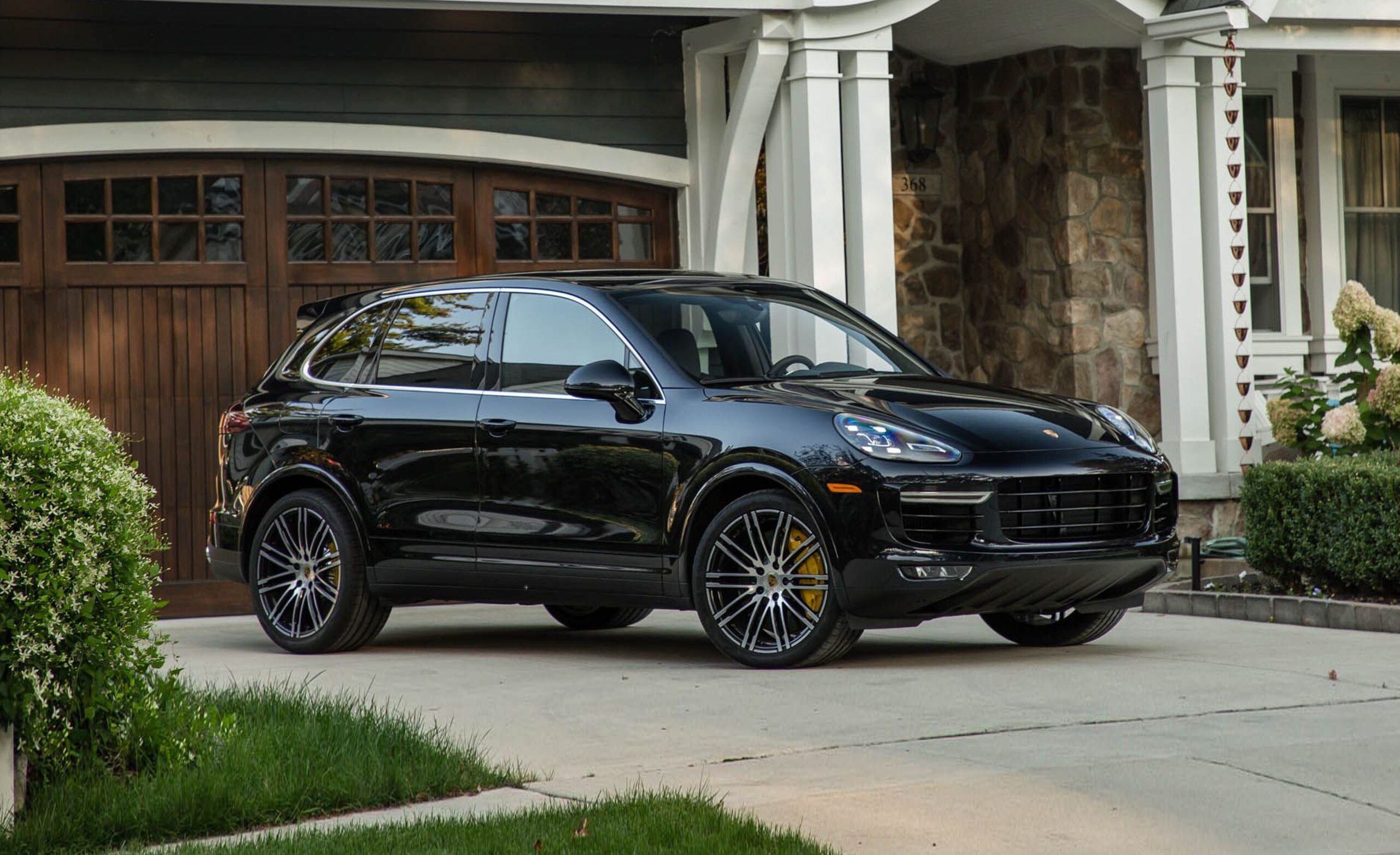 2019 Porsche Cayenne Black | Cayenne turbo, Porsche cayenne, Porsche