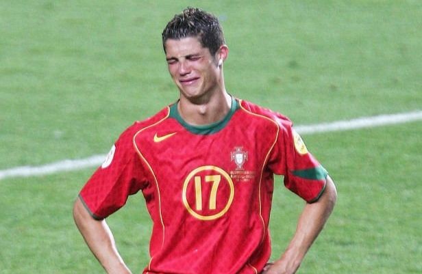 The day Ronaldo burst into tears like a child at EURO 2004 photo 2