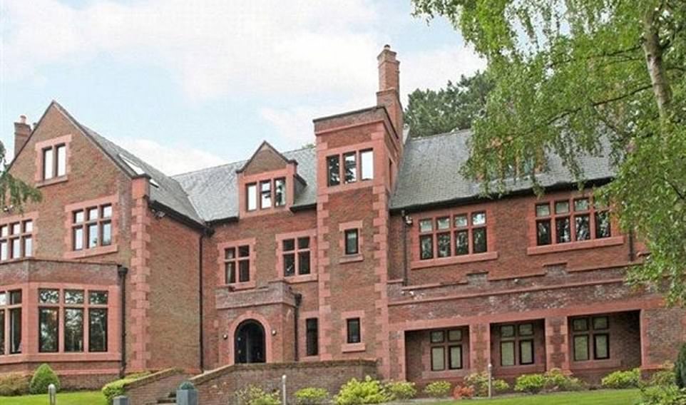 The Manchester United ace has now moved to this £3million home owned by a former Manchester United striker Andy Cole